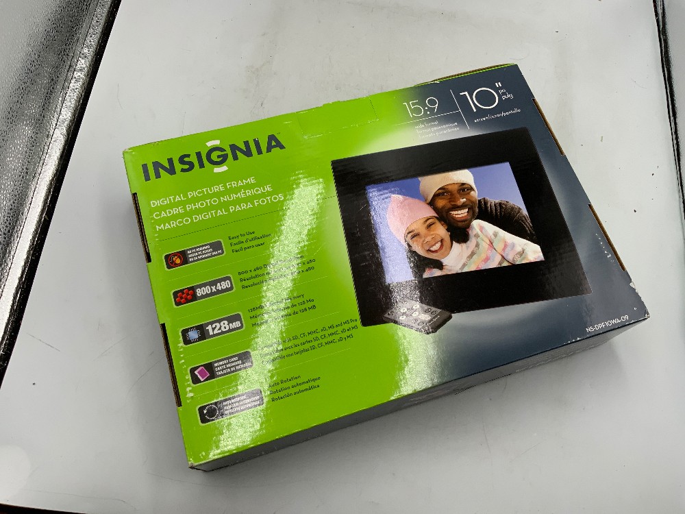 Insignia Digital Frame