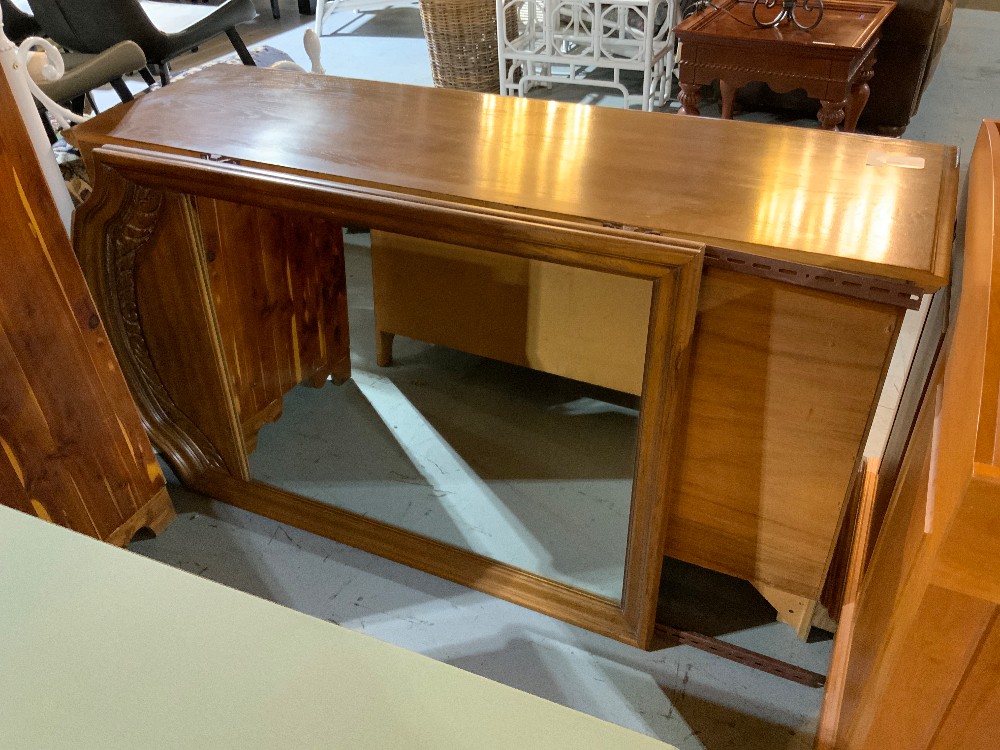 Sumter Dresser with Mirror