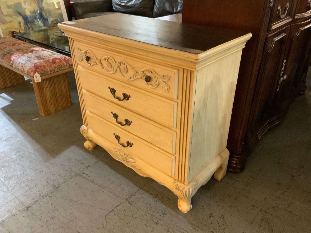 Cream wood Small Dresser