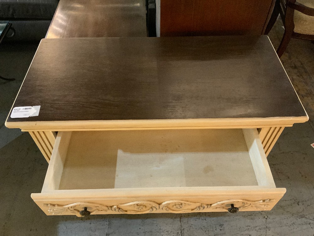 Cream wood Small Dresser