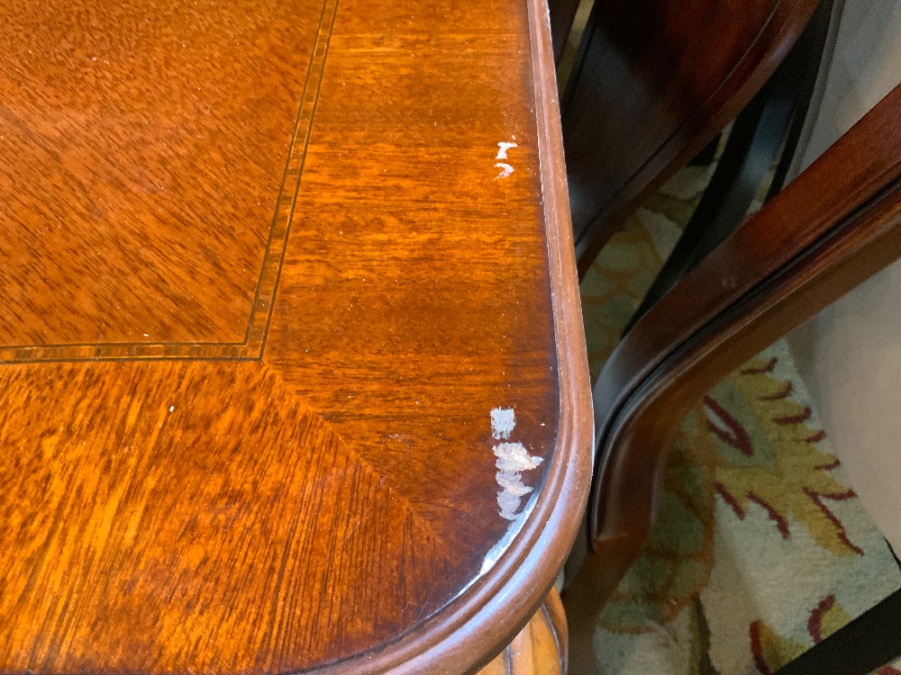 Table with 8 Chairs and 2 Leafs