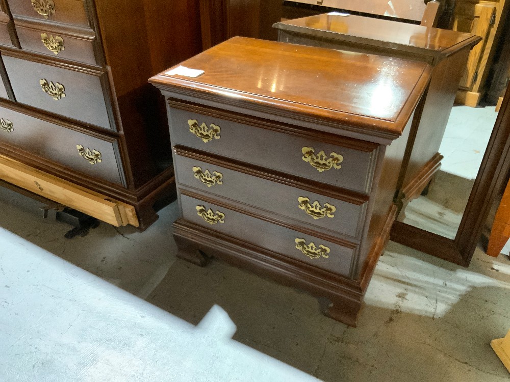 Nightstand with 3 Drawers