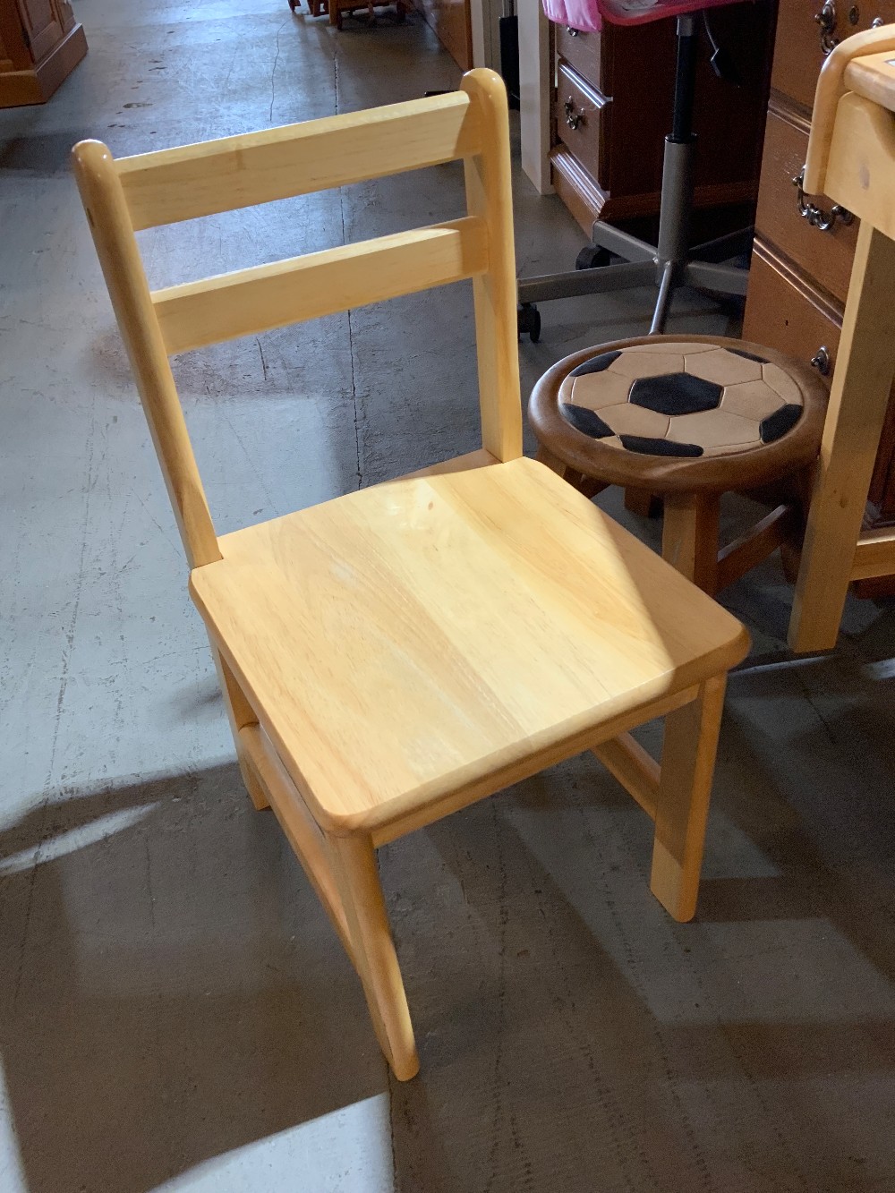 Childrens Whiteboard Desk w Chair