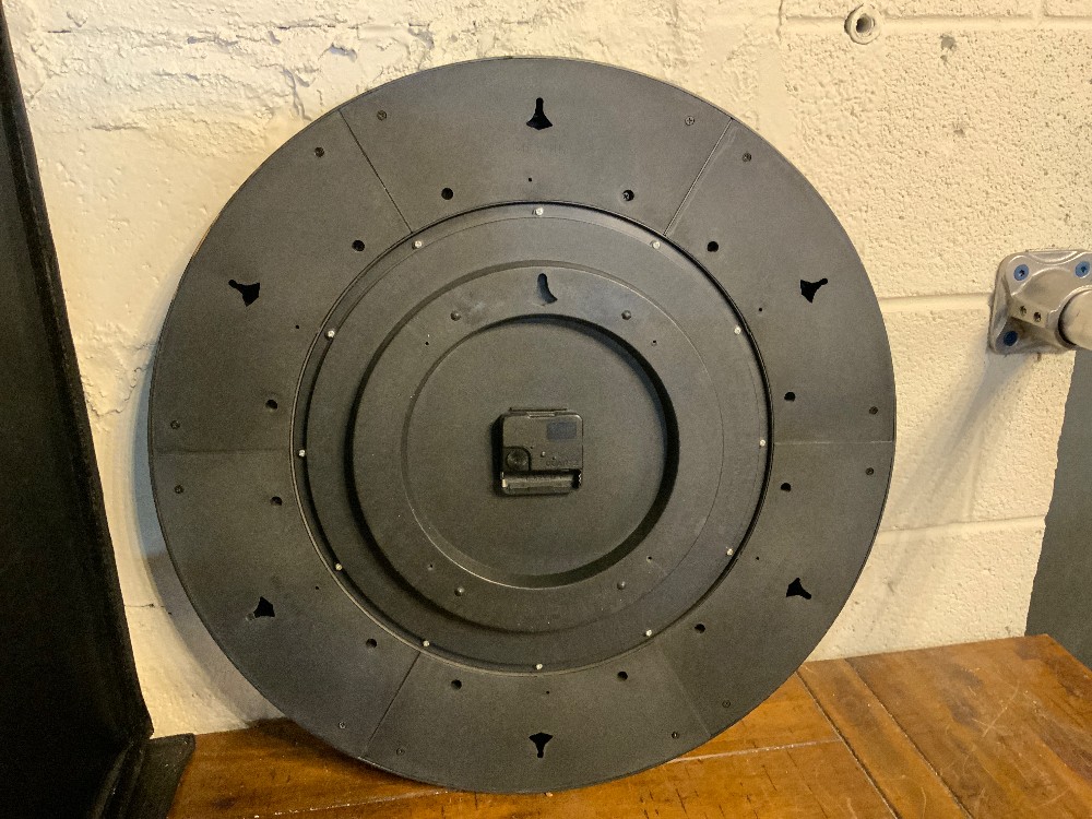 Eoinburgh Wall Clock