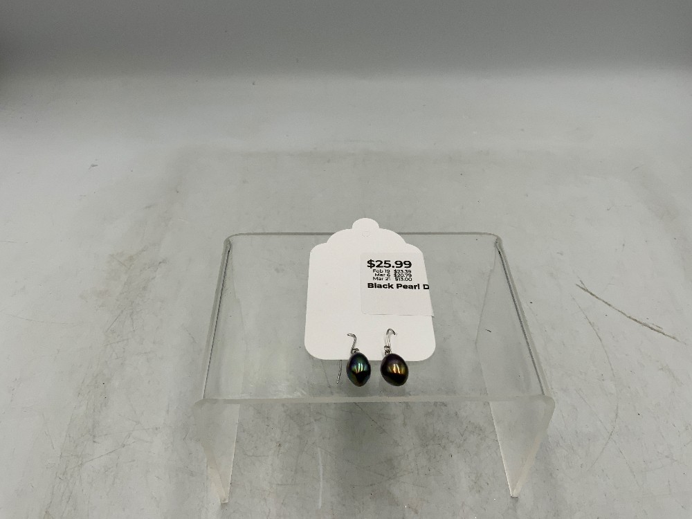 Black Pearl Dangle Earring