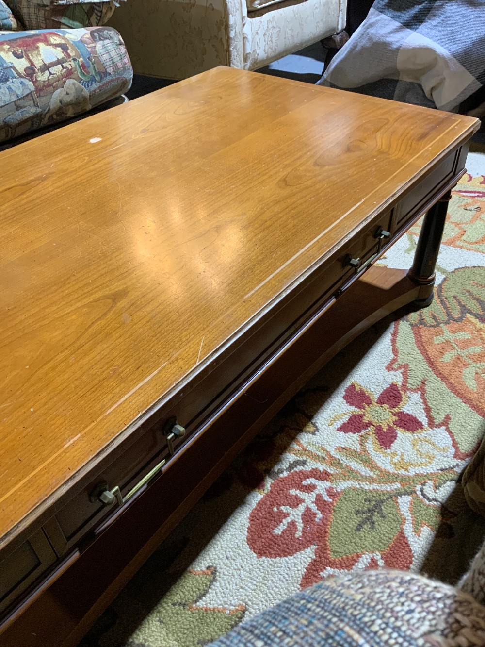 Coffee Table with Black Pillars