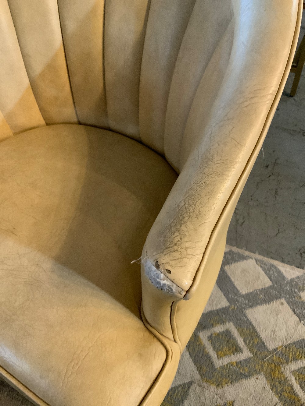 Cream Short Barrel Chair
