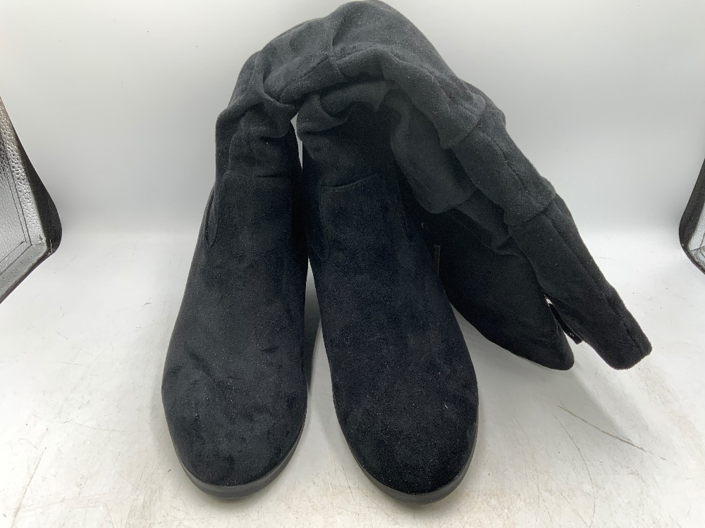 NEW Dr. Scholls Suede Boots Sz 7.5