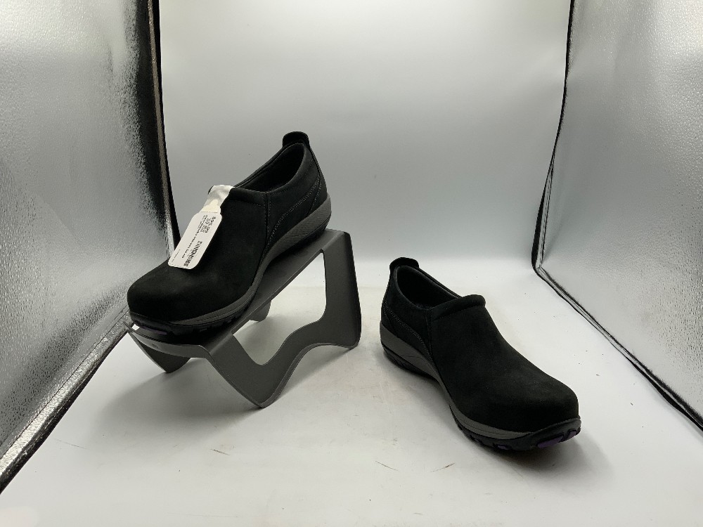 New Dansko Vibram Sz 40