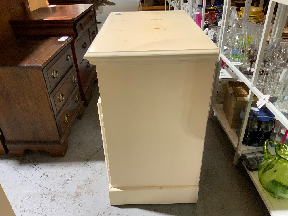 Riverside Cream Tv Stand