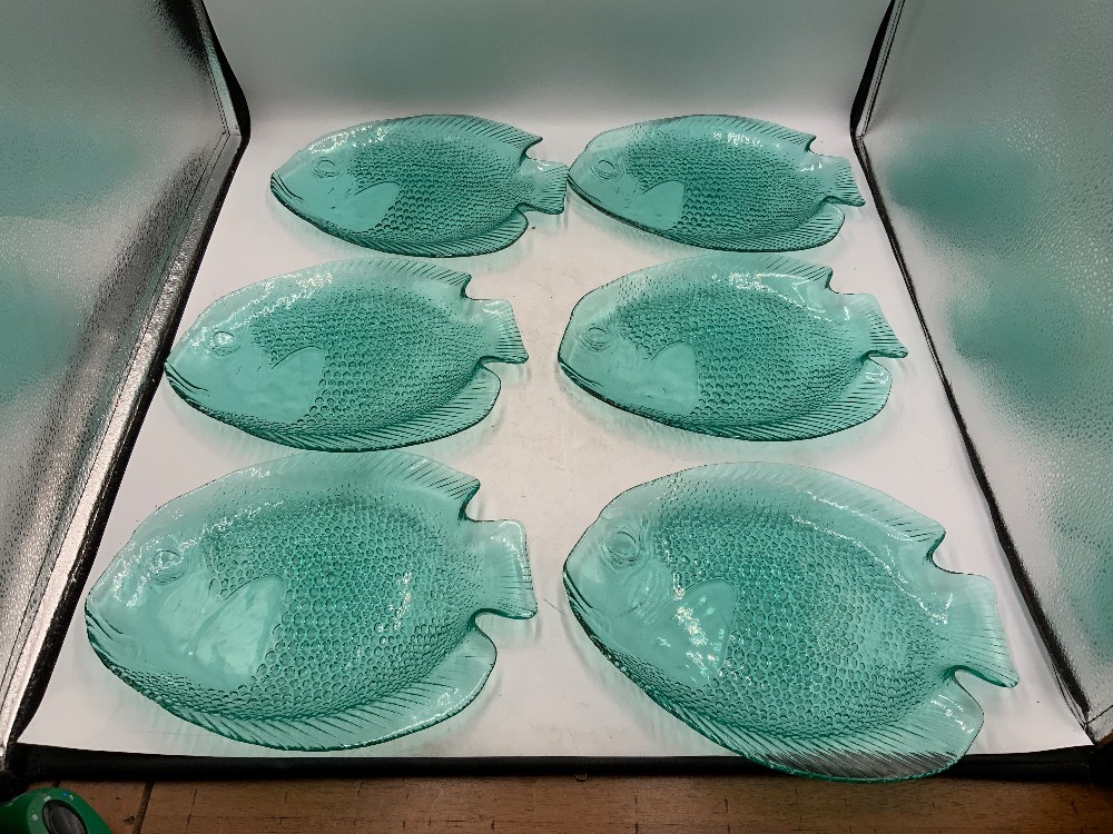 Set of 6 Large Arcoroc Lg Green Glass Fish Plates