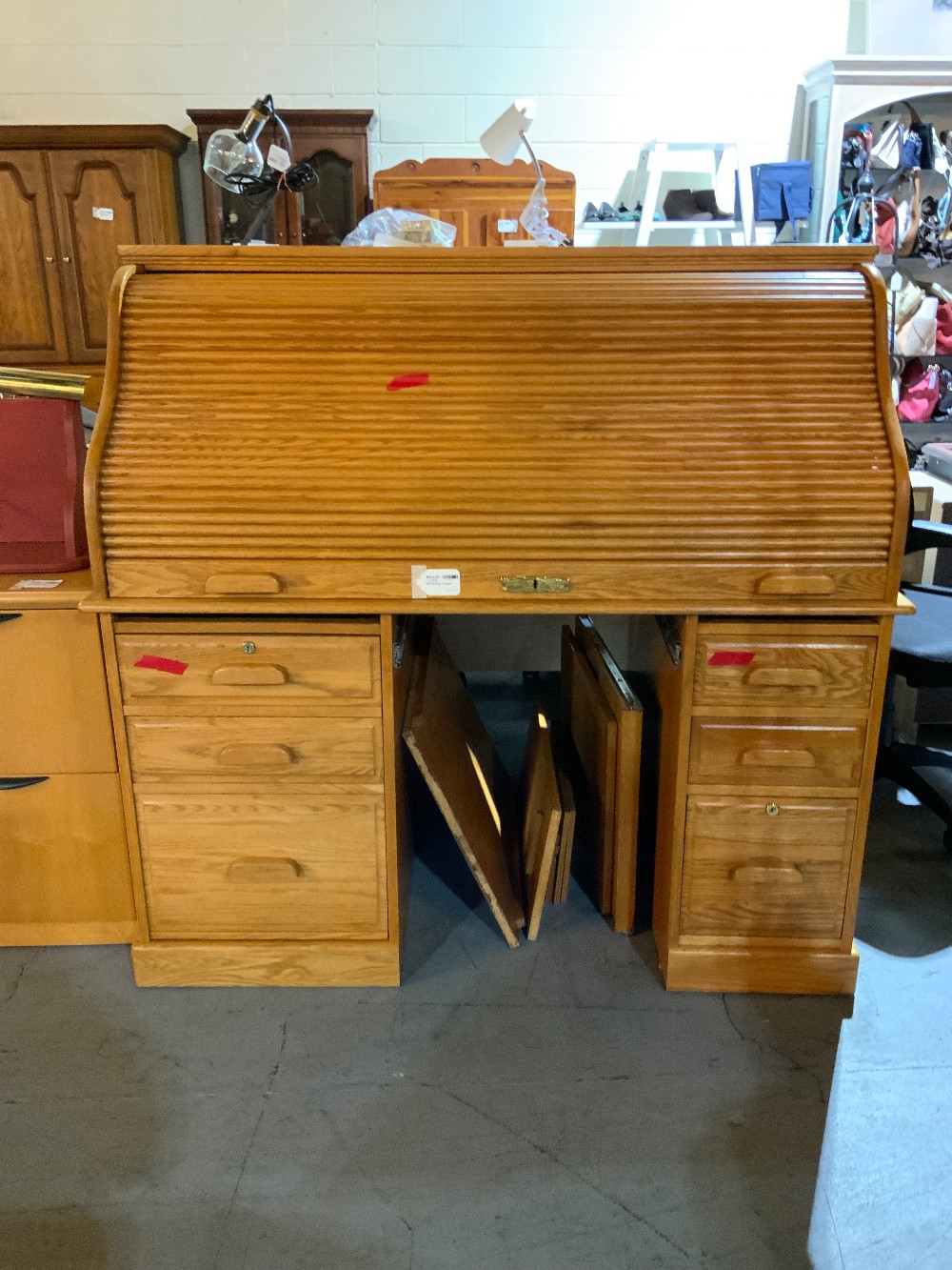 Roll Top Desk- Lockable