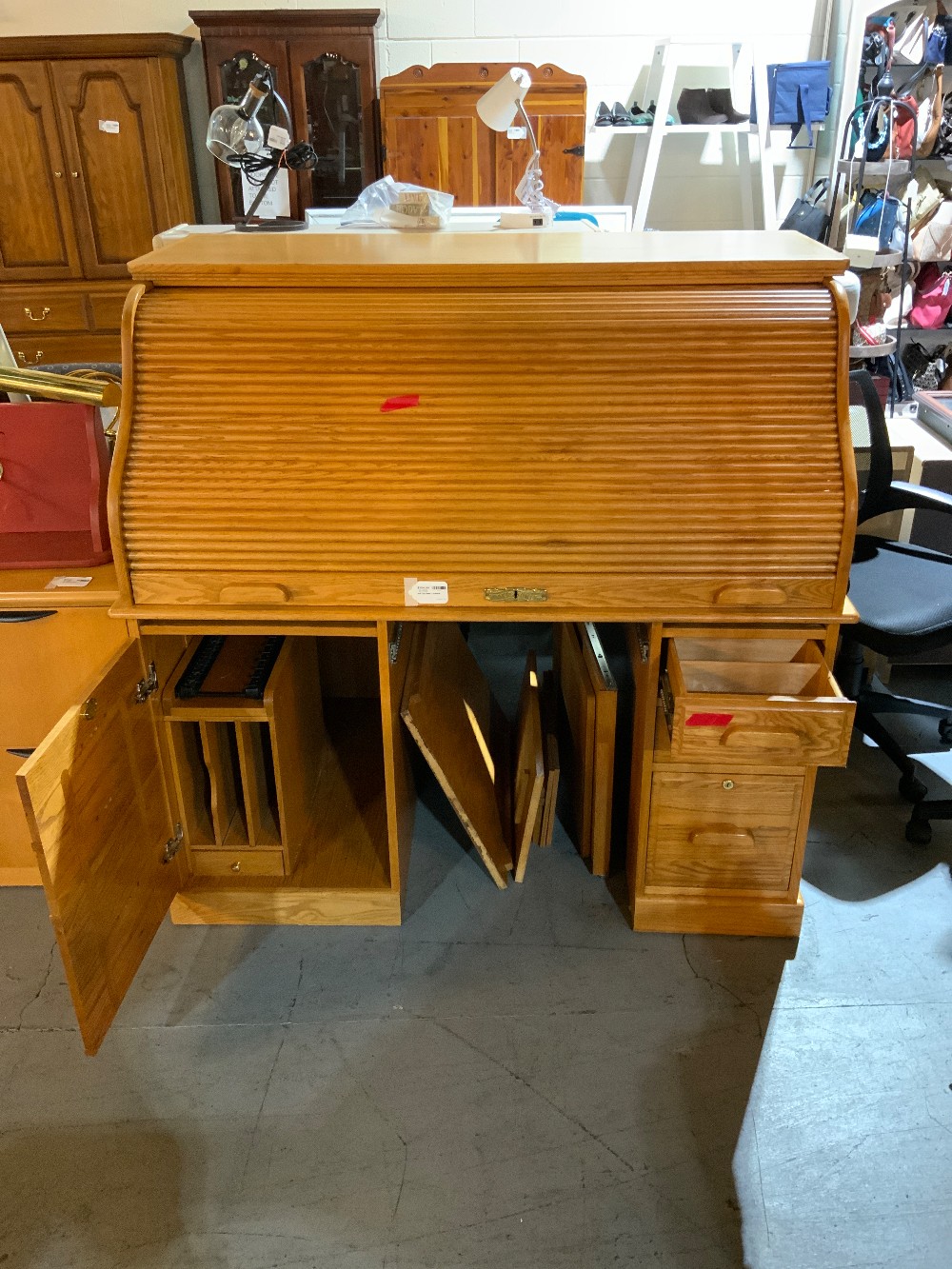 Roll Top Desk- Lockable