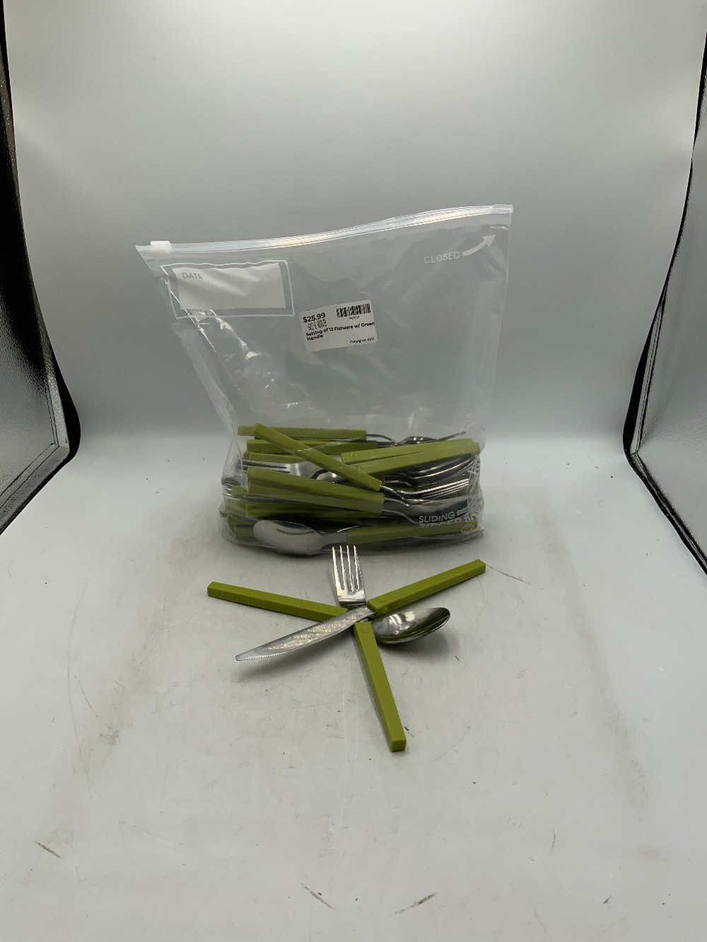Setting of 12 Flatware w/ Green Handle
