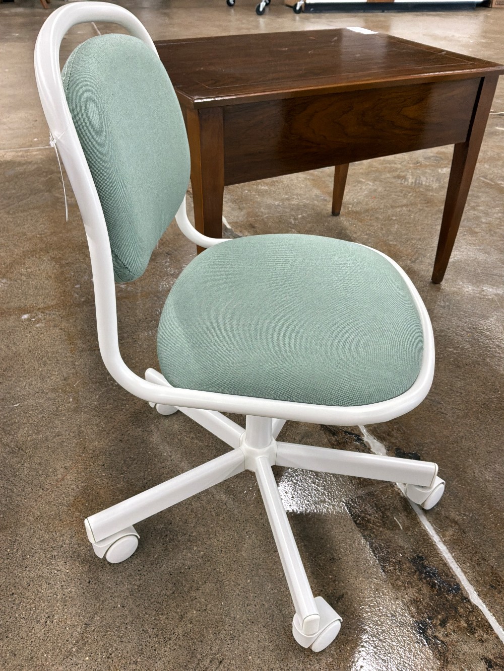 Sm Ikea Green/ White Childs Desk Chair