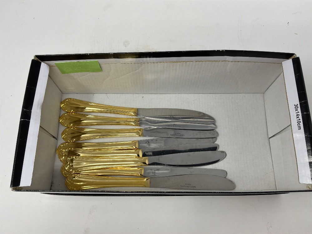 Hampton Silversmith Service for 8 -in bag