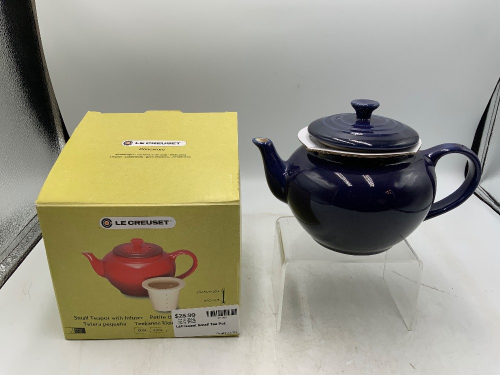 LeCreuset Small Tea Pot