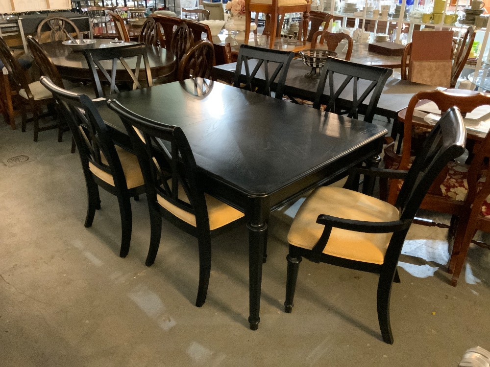 Black Dining Table w/ 6 Chairs + Built in Leaf