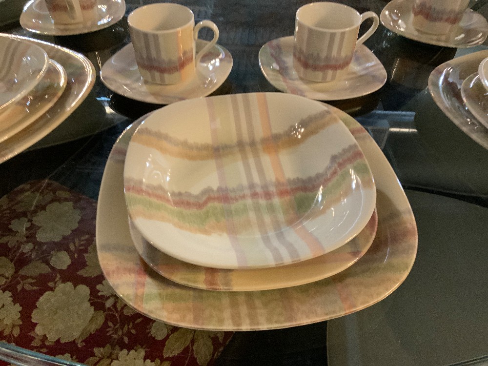 Mikasa Tempo Eighty Place Setting for 8