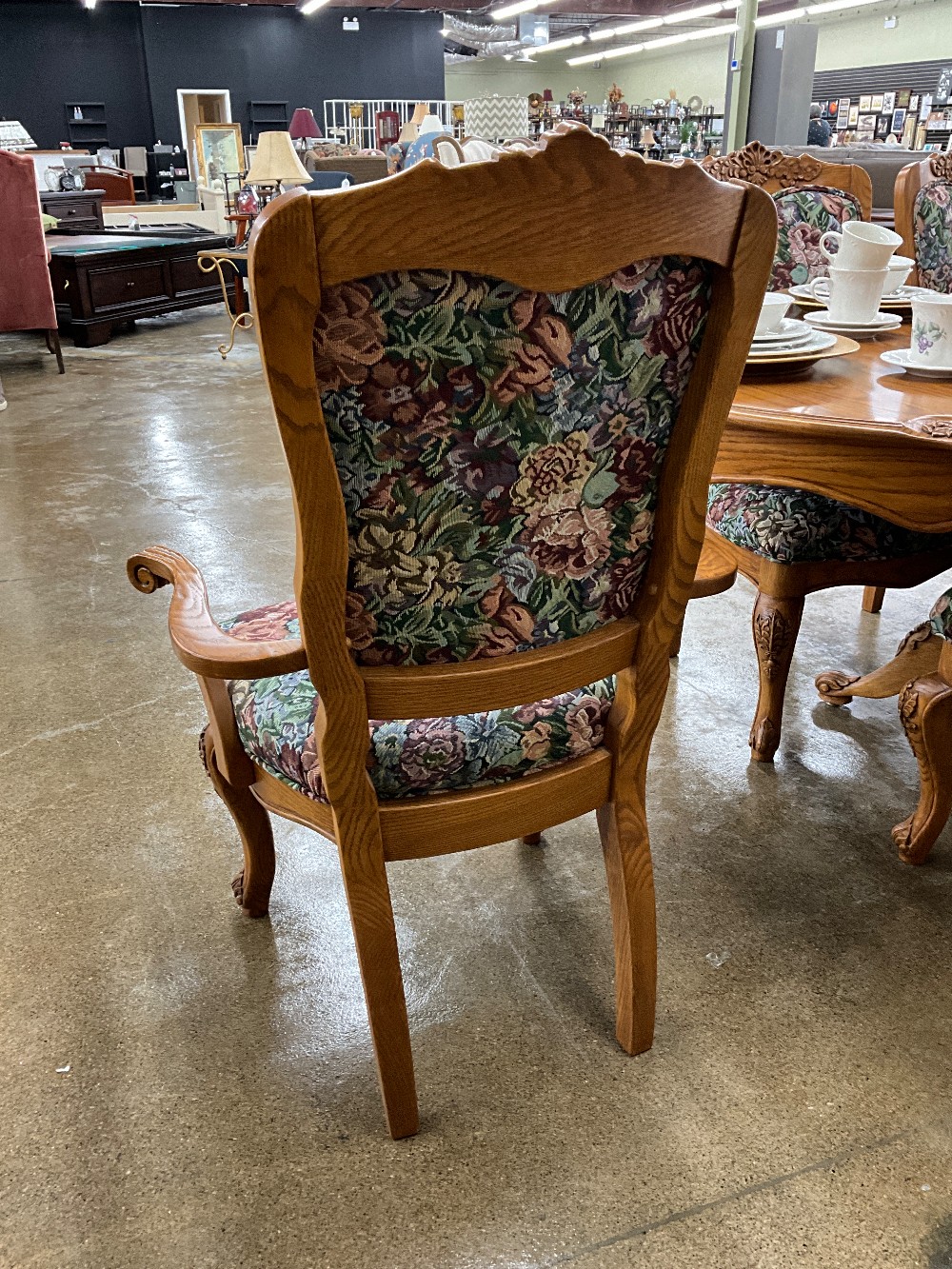 Oak Double Pedestal Table w/ 8 Chairs & 2 Leaves