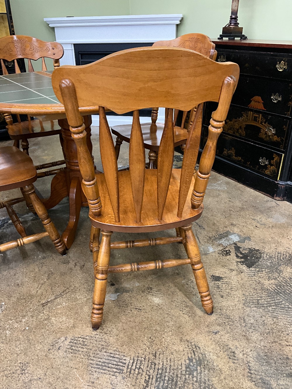 Oak Table with 4 Chairs & Leaf Tile Top