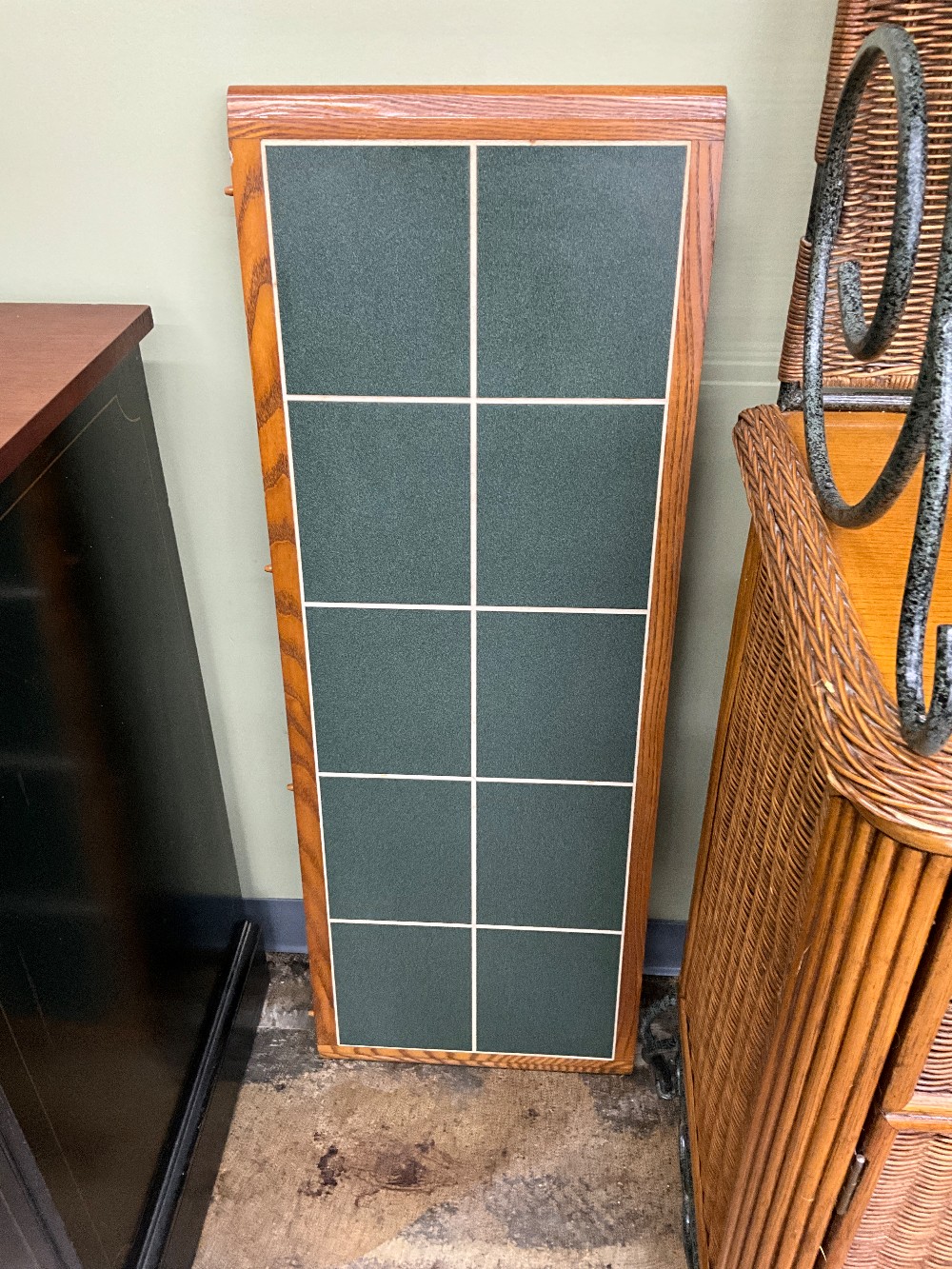 Oak Table with 4 Chairs & Leaf Tile Top