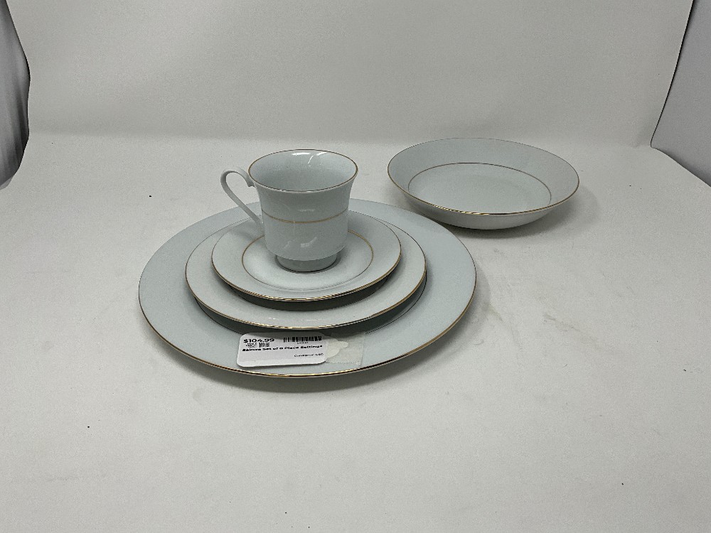 Sakura Set of 8 Place Settings