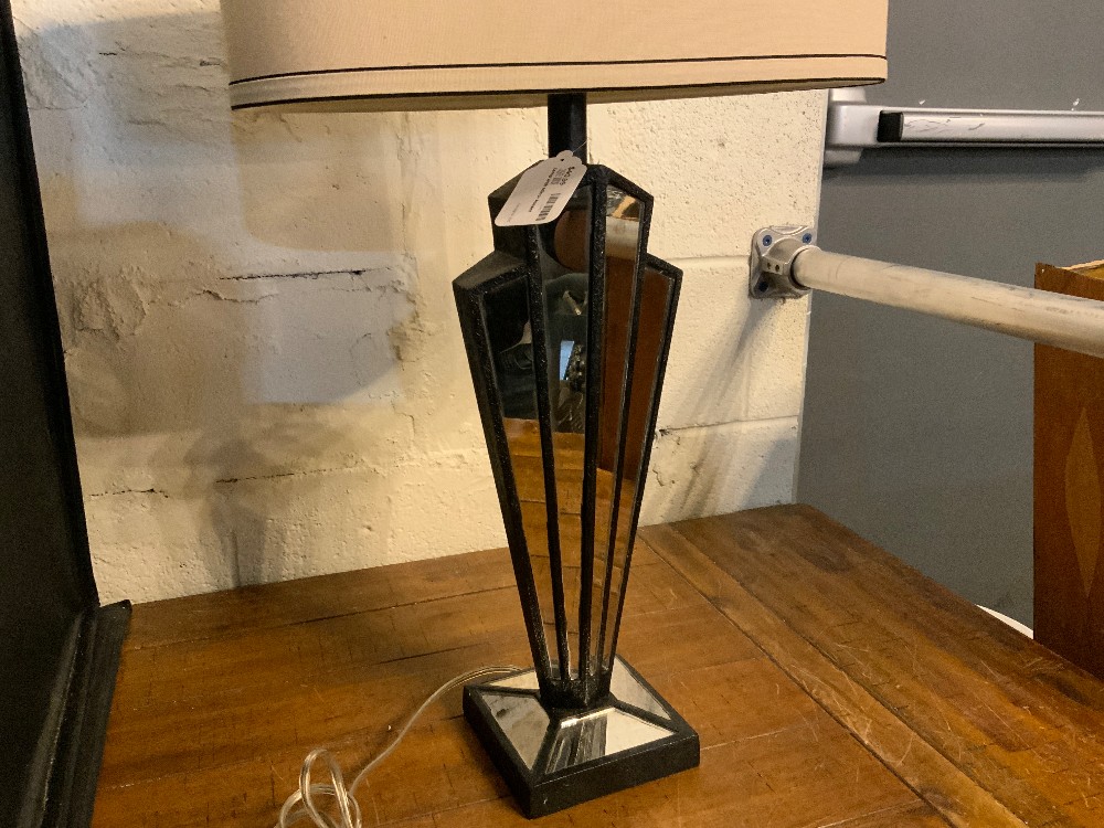 Lamp with Mirror Accent