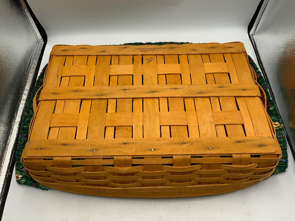 Longaberger 1997 Hostess Basket with Plastic Liner