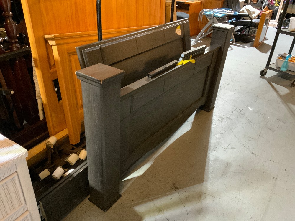 Queen Bed Frame W/ Headboard & Footboard