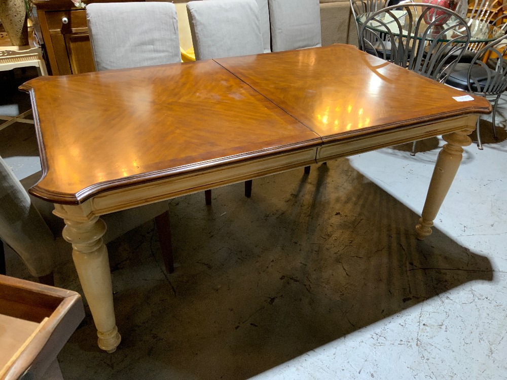 Pulaski Dining Table w/ 2 Leaves