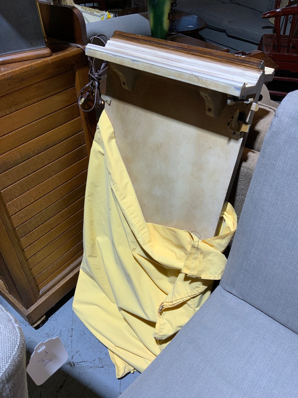 Pulaski Dining Table w/ 2 Leaves