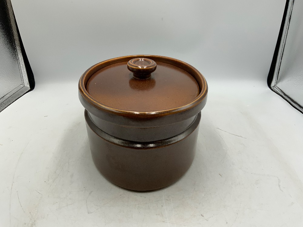Wedgewood Sterling Baker with Lid