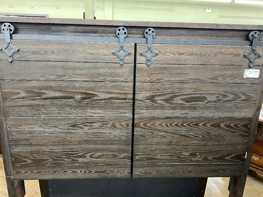 Green River Furniture Co. Full Bed