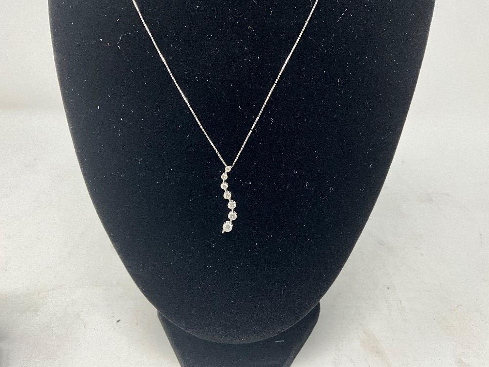 Kay Jewelers 14k White Gold 7 Diamond Necklace