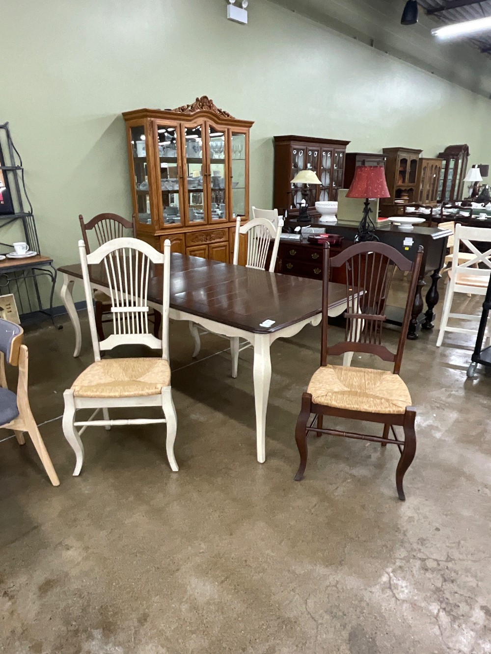 Canadian Table w/ 4 Chairs & Leaf