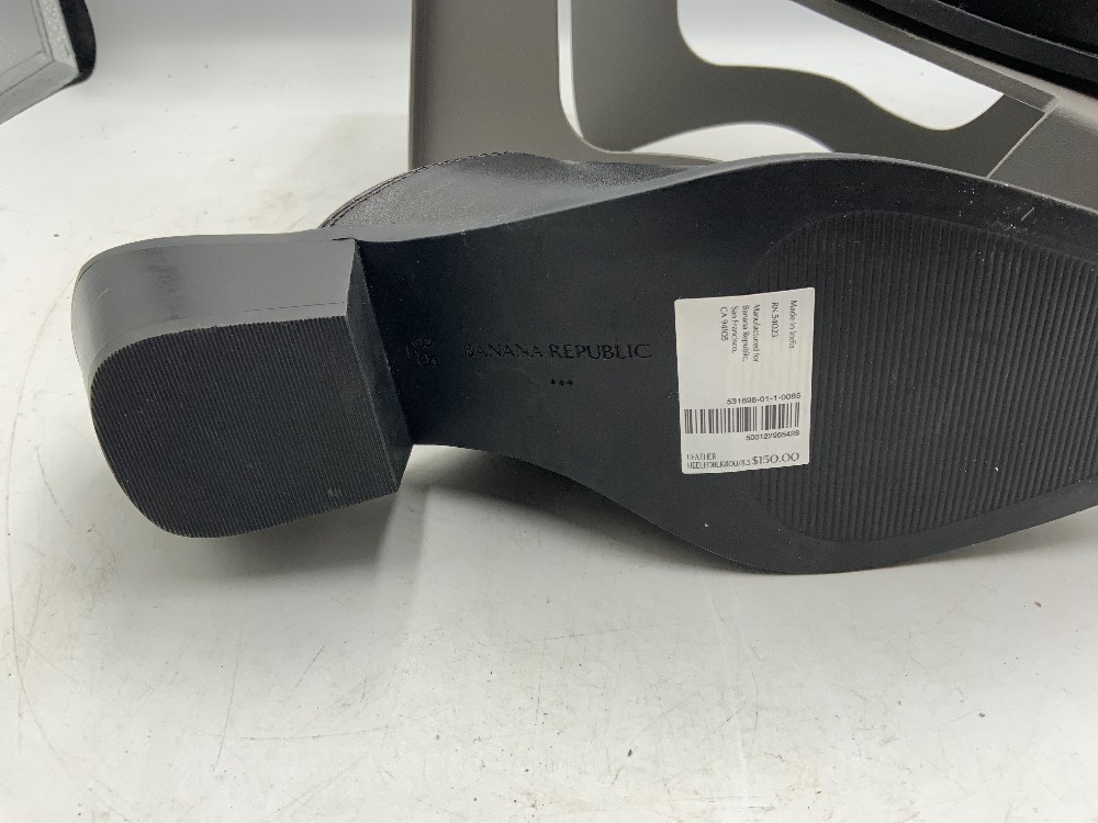 New Banana Republic Size 8.5