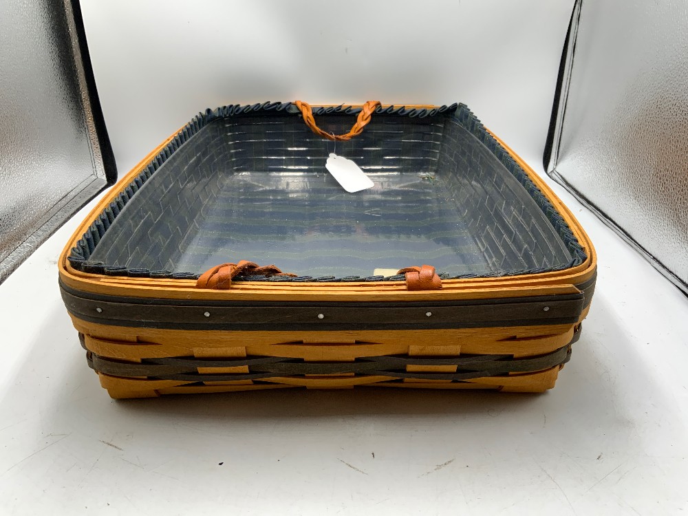 Longaberger 1999 Collectors Club Basket