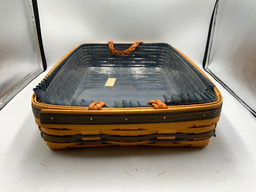 Longaberger 1999 Collectors Club Basket