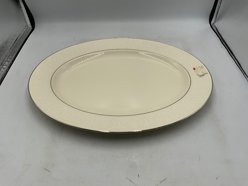 Lenox Courtyard Platinum Dish Set