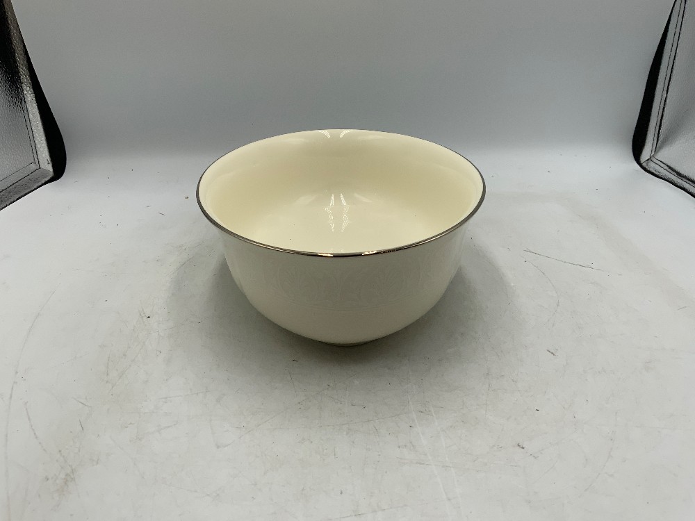 Lenox Courtyard Platinum Dish Set