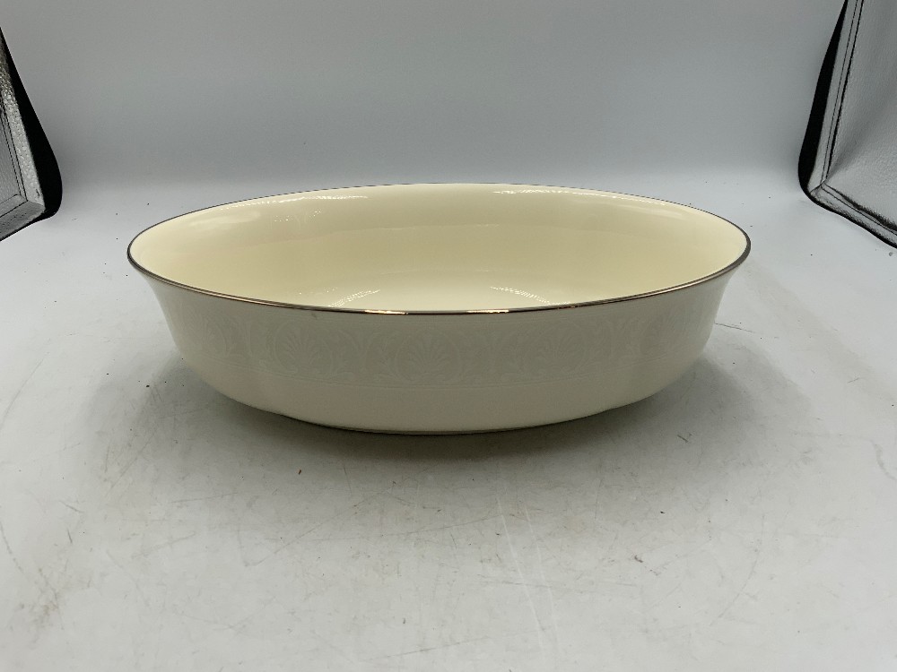 Lenox Courtyard Platinum Dish Set