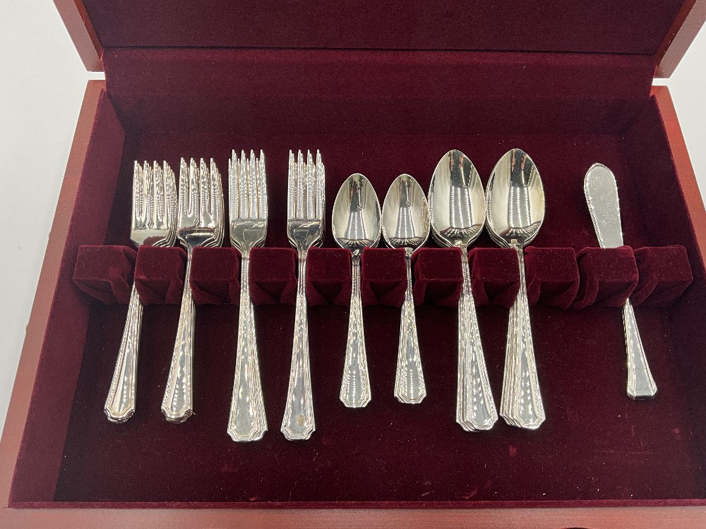 Oneida Silversmiths Flatware in Wooden Box