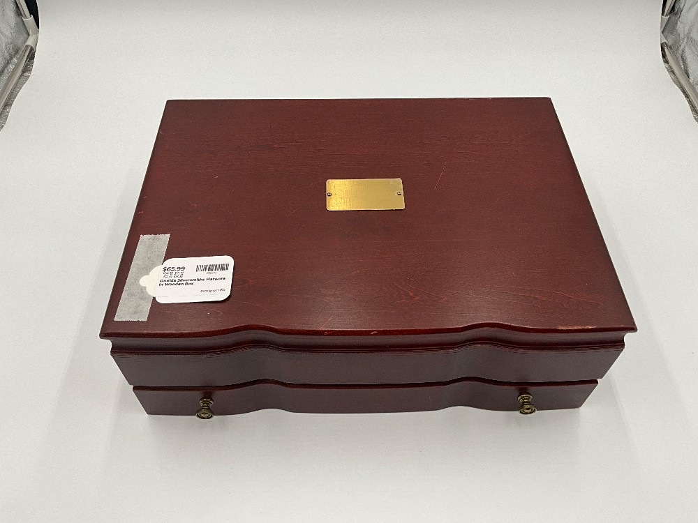 Oneida Silversmiths Flatware in Wooden Box