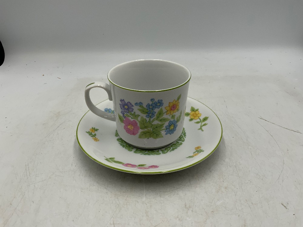 Mikasa Flower Show Dish Set