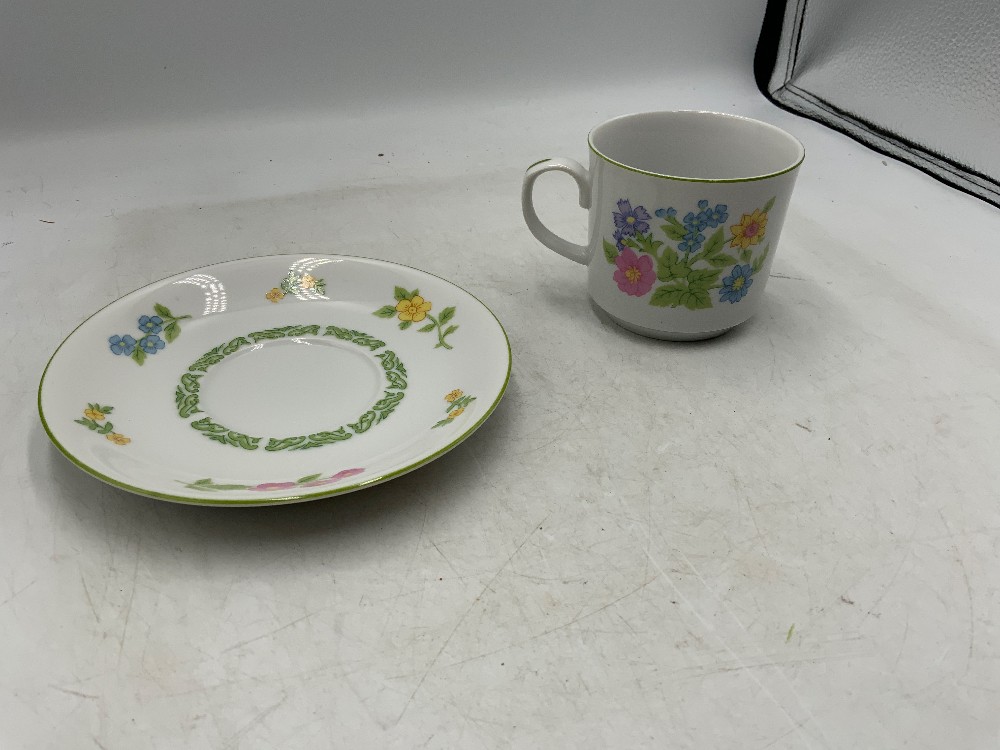 Mikasa Flower Show Dish Set