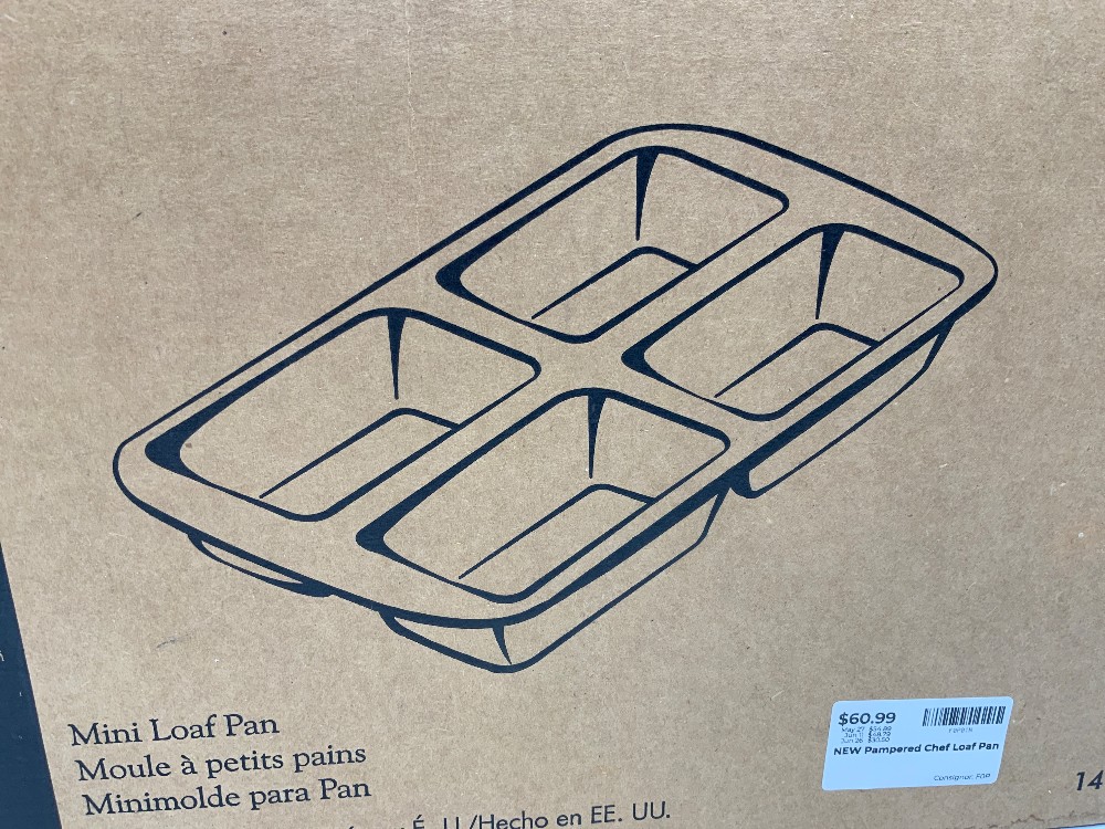 NEW Pampered Chef Loaf Pan