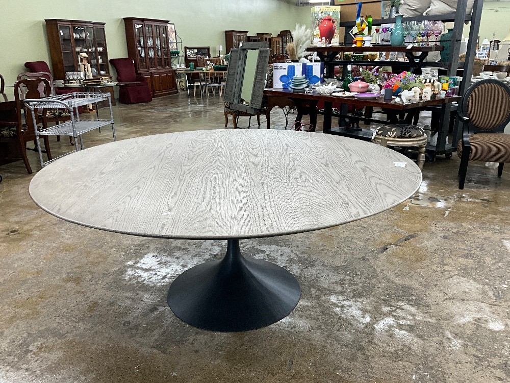 6ft Round Pedestal Table