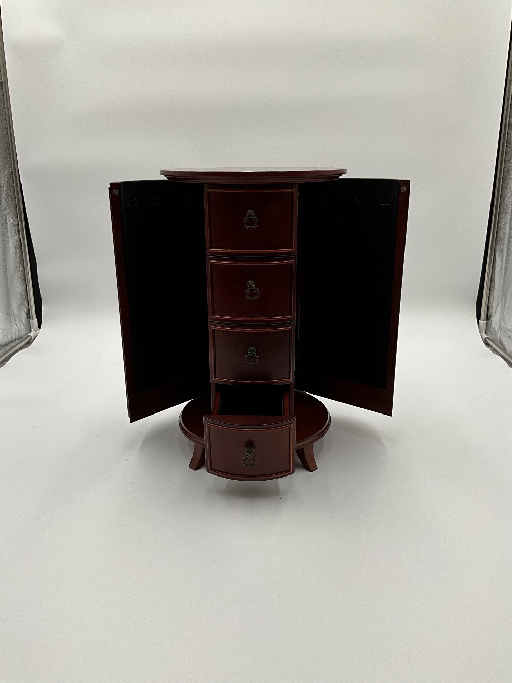 Bombay Round Jewelry Box