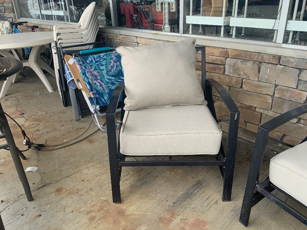 Outdoor Chairs w/ Cushions